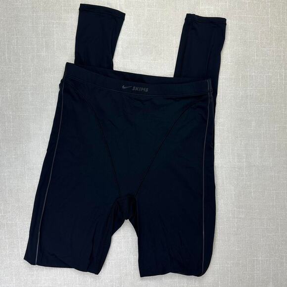๐ค Nike x SKIMS Weightless V-Panel Legging in Obsidian Women XL - Picture 3 of 7